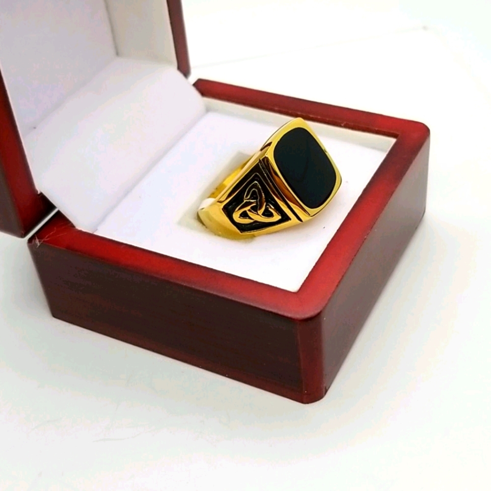 Mans ring - Picture 2 of 3